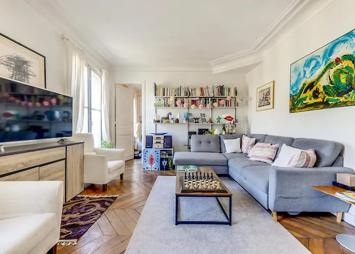 Central Avec Balcon Appartement Parijs